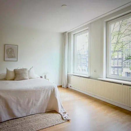 King Beds Workspace